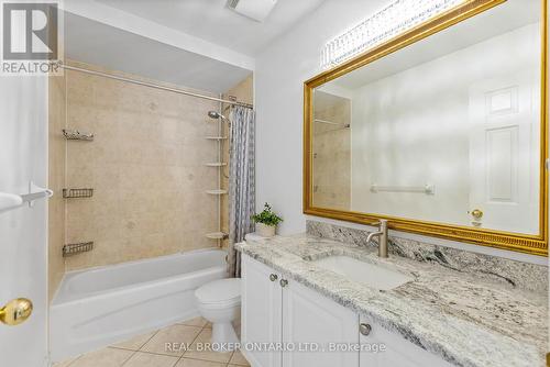 4-piece bathroom - 2014 Jasper Avenue, Ottawa, ON - Indoor Photo Showing Bathroom