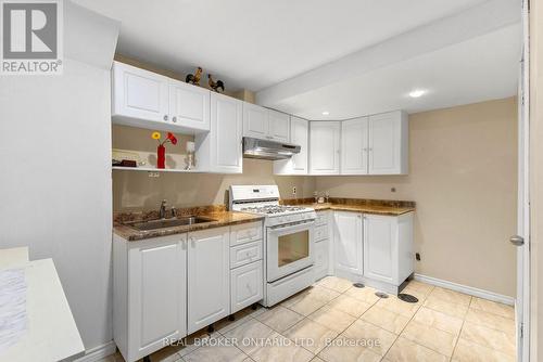 Lower level kitchenette - 2014 Jasper Avenue, Ottawa, ON - Indoor Photo Showing Kitchen