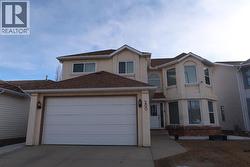 200 Hawkbury Close NW  Calgary, AB T3G 3N2