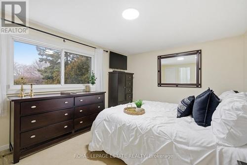 253 Michael Boulevard, Whitby, ON - Indoor Photo Showing Bedroom
