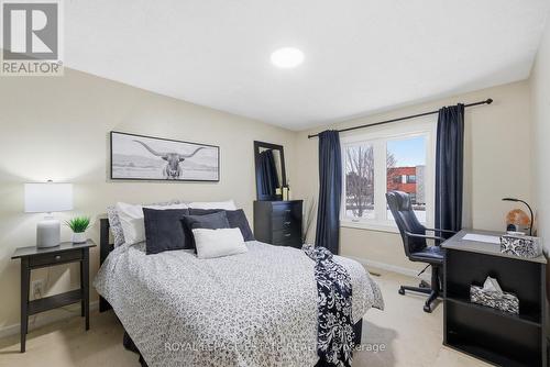 253 Michael Boulevard, Whitby, ON - Indoor Photo Showing Bedroom