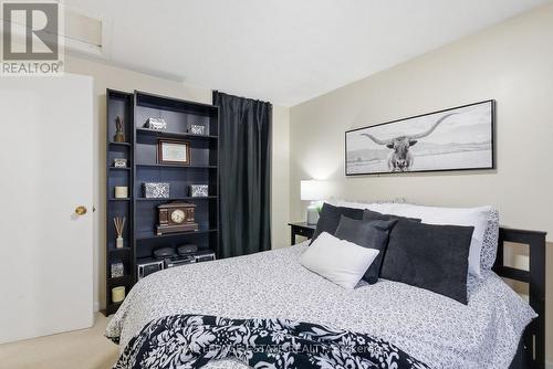 253 Michael Boulevard, Whitby, ON - Indoor Photo Showing Bedroom