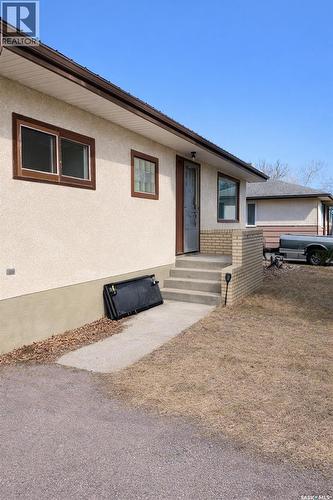 6366 Queens Avenue, Gull Lake, SK - Outdoor