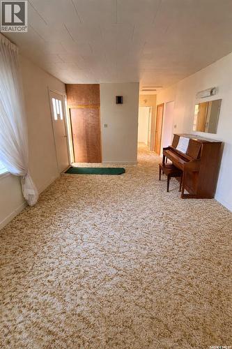 6366 Queens Avenue, Gull Lake, SK - Indoor Photo Showing Other Room