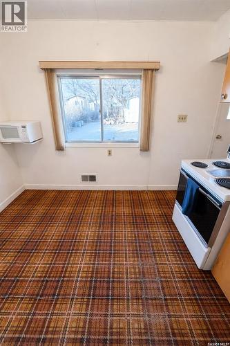 6366 Queens Avenue, Gull Lake, SK - Indoor