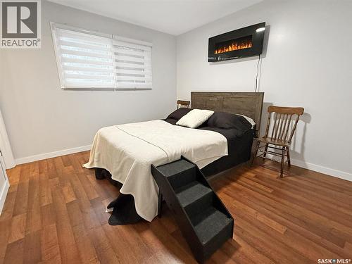 1102 Golden Place, Swift Current, SK - Indoor Photo Showing Bedroom