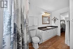 separate walk-in shower in ensuite bathroom! - 