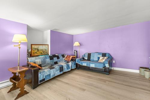 Salle familiale - 183 Ch. Du Fleuve, Pointe-Des-Cascades, QC - Indoor Photo Showing Living Room