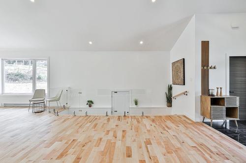 Salon - 750 5E Rang, Sainte-Julienne, QC - Indoor Photo Showing Other Room