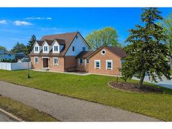 279 Chene  Tecumseh, ON N8N 3H5