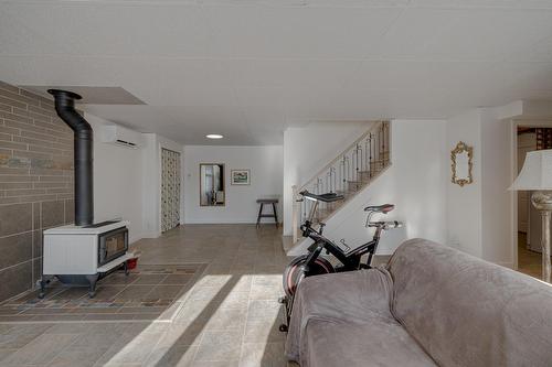 Salle familiale - 1748 Route 138, Donnacona, QC - Indoor