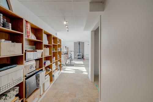 Corridor - 1748 Route 138, Donnacona, QC - Indoor