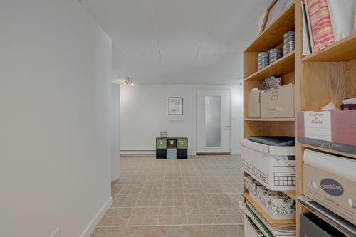 Corridor - 1748 Route 138, Donnacona, QC - Indoor