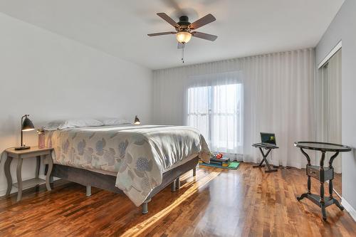 Chambre à coucher principale - 6-6060 Rue Gabrielle-Roy, Longueuil (Saint-Hubert), QC - Indoor Photo Showing Bedroom