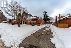 35 CELT AVENUE  Toronto, ON M6A 1H1