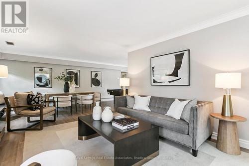 19 Lorraine Gardens, Toronto, ON - Indoor Photo Showing Living Room