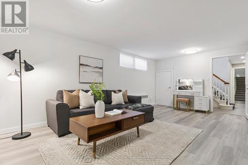 19 Lorraine Gardens, Toronto, ON - Indoor