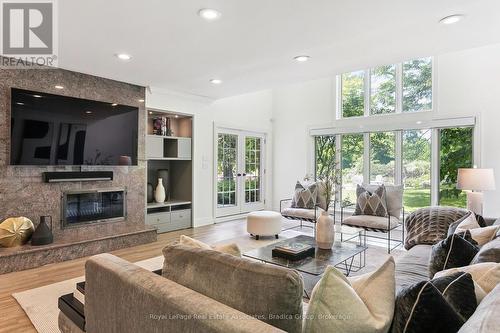 19 Lorraine Gardens, Toronto, ON - Indoor Photo Showing Living Room With Fireplace