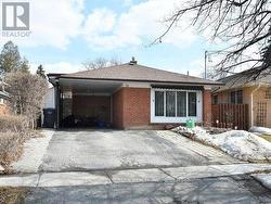 13 CRESTVIEW AVENUE  Brampton, ON L6W 2R7