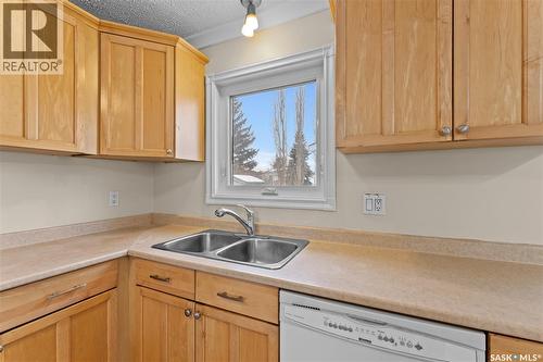 3618 Fairlight Drive, Saskatoon, SK - Indoor Photo Showing Kitchen With Double Sink