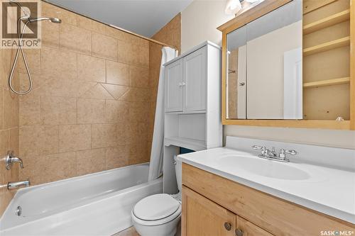 3618 Fairlight Drive, Saskatoon, SK - Indoor Photo Showing Bathroom