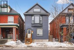 792 CANNON STREET E  Hamilton, ON L8L 2H2