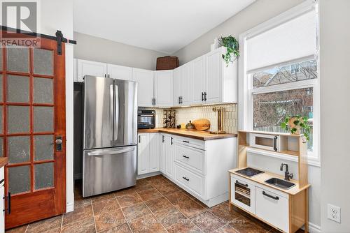 792 Cannon Street E, Hamilton, ON - Indoor Photo Showing Kitchen
