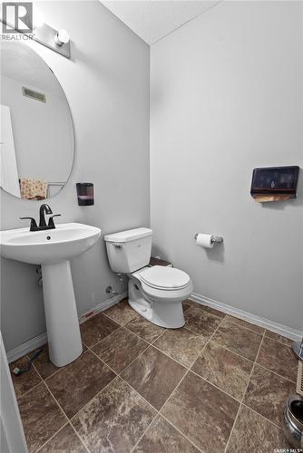 2738 Alfred Crescent, Regina, SK - Indoor Photo Showing Bathroom