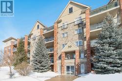 202 - 39 FERNDALE DRIVE S  Barrie, ON L4N 5T5