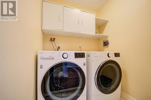 115 St Lawrence Drive, Mississauga, ON - Indoor Photo Showing Laundry Room