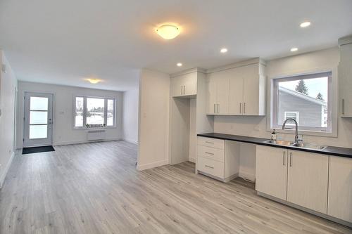 Vue d'ensemble - 32 Rue Sévigny, Val-D'Or, QC - Indoor Photo Showing Kitchen With Double Sink