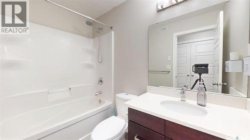5614 Beacon Place, Regina, SK - Indoor Photo Showing Bathroom