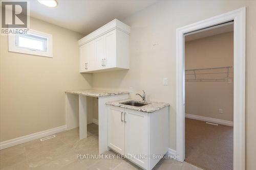 7 Edgeview Crescent, Middlesex Centre (Kilworth), ON - Indoor Photo Showing Laundry Room