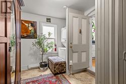 Laundry/mudroom - door to kitchen - 