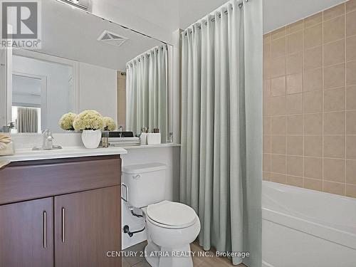 308 - 30 Herons Hills Way, Toronto, ON - Indoor Photo Showing Bathroom