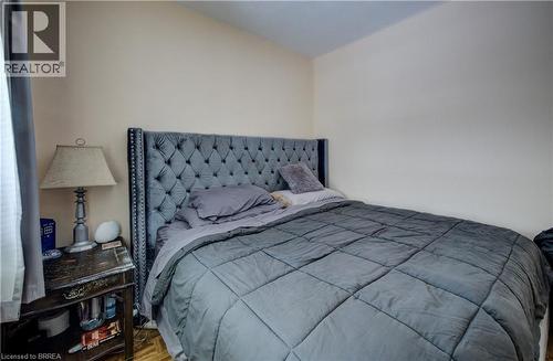 48 Longwood Road N, Hamilton, ON - Indoor Photo Showing Bedroom