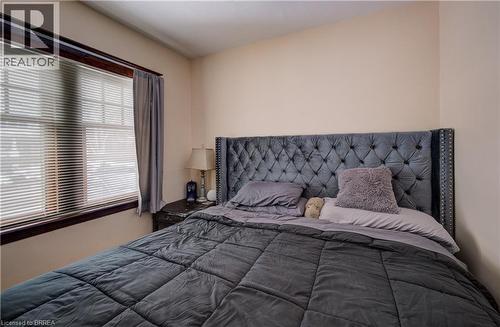 48 Longwood Road N, Hamilton, ON - Indoor Photo Showing Bedroom