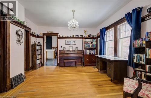 48 Longwood Road N, Hamilton, ON - Indoor