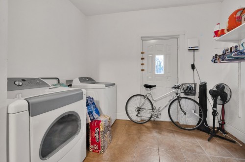 Rangement - 1-5325 Rue Sherbrooke O., Montréal (Côte-Des-Neiges/Notre-Dame-De-Grâce), QC - Indoor Photo Showing Laundry Room