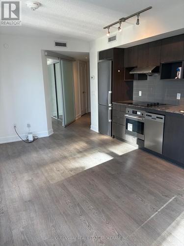 1504 - 7 Mabelle Avenue, Toronto, ON - Indoor Photo Showing Kitchen