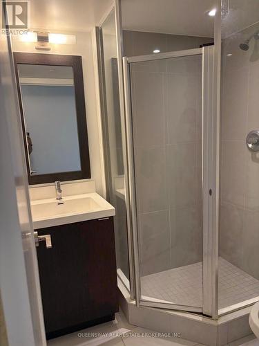 1504 - 7 Mabelle Avenue, Toronto, ON - Indoor Photo Showing Bathroom