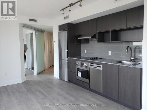 1504 - 7 Mabelle Avenue, Toronto, ON - Indoor Photo Showing Kitchen With Upgraded Kitchen
