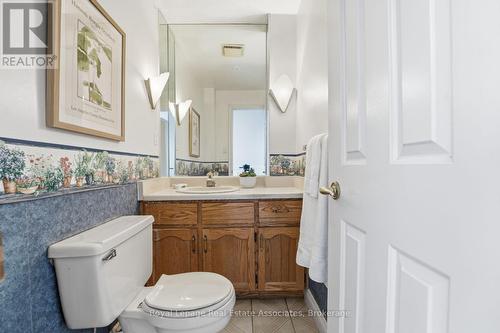 439 Salem Avenue N, Toronto, ON - Indoor Photo Showing Bathroom