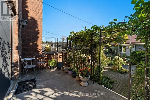 439 Salem Avenue N, Toronto, ON - Outdoor