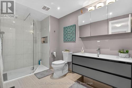 2332 Folkway Drive, Mississauga, ON - Indoor Photo Showing Bathroom
