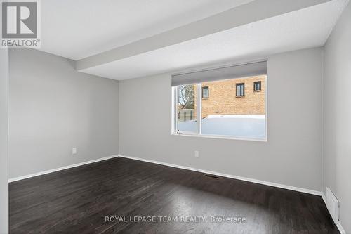 10 - 290 Cathcart Street, Ottawa, ON - Indoor Photo Showing Other Room