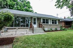 3 WHITEOAK DRIVE St. Catharines (Bunting/Linwell), ON L2M 3B3