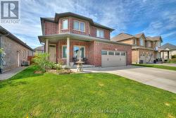 18 BREWERTON BOULEVARD  Pelham (Fonthill), ON L0S 1E5