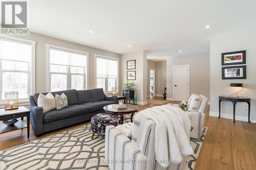 1555 Baseline Road S, Tiny, ON - Indoor Photo Showing Living Room