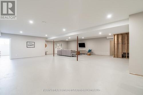 1555 Baseline Road S, Tiny, ON - Indoor